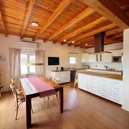 Emily Mit Hot Tub Und Meerblick Costa Teguise