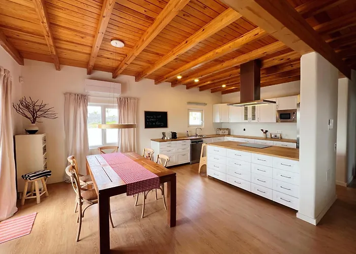 Emily Mit Hot Tub Und Meerblick 科斯塔特吉塞